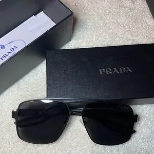 PRADA VPR05N-A sunglasses 度なし ケース付き PRADA VPR05N-A sunglasses 度なし ケース付き - メルカリ